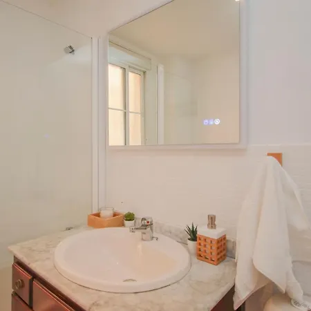 Spacious 2-Bedroom Apartment - Walk To Isla Magica - Ac - Premium Bed *