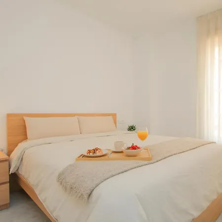 Spacious 2-Bedroom Apartment - Walk To Isla Magica - Ac - Premium Bed Lägenhet Sevilla